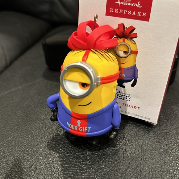Brand new Hallmark Illumination minions Christmas tree ornament - Picture 3 of 5